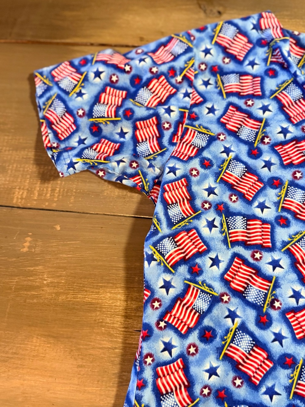UA Scrubs Patriotic American Flag Print Scrub Top USA Holiday Nurse Small Medium - Picture 5 of 10